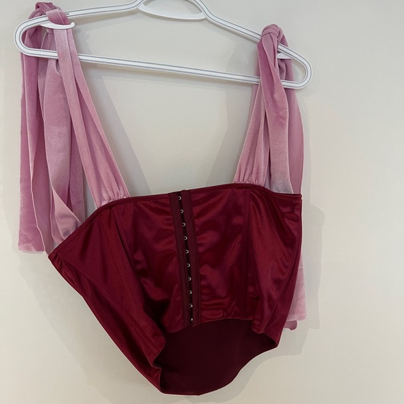 Padded underwire velvet top from shein - Picture 3 of 3